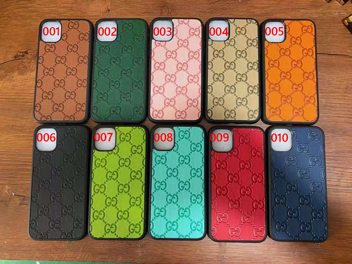 グッチ iPhone16 Pro Maxケース GUCCI GGマーモント レザー 新品発売