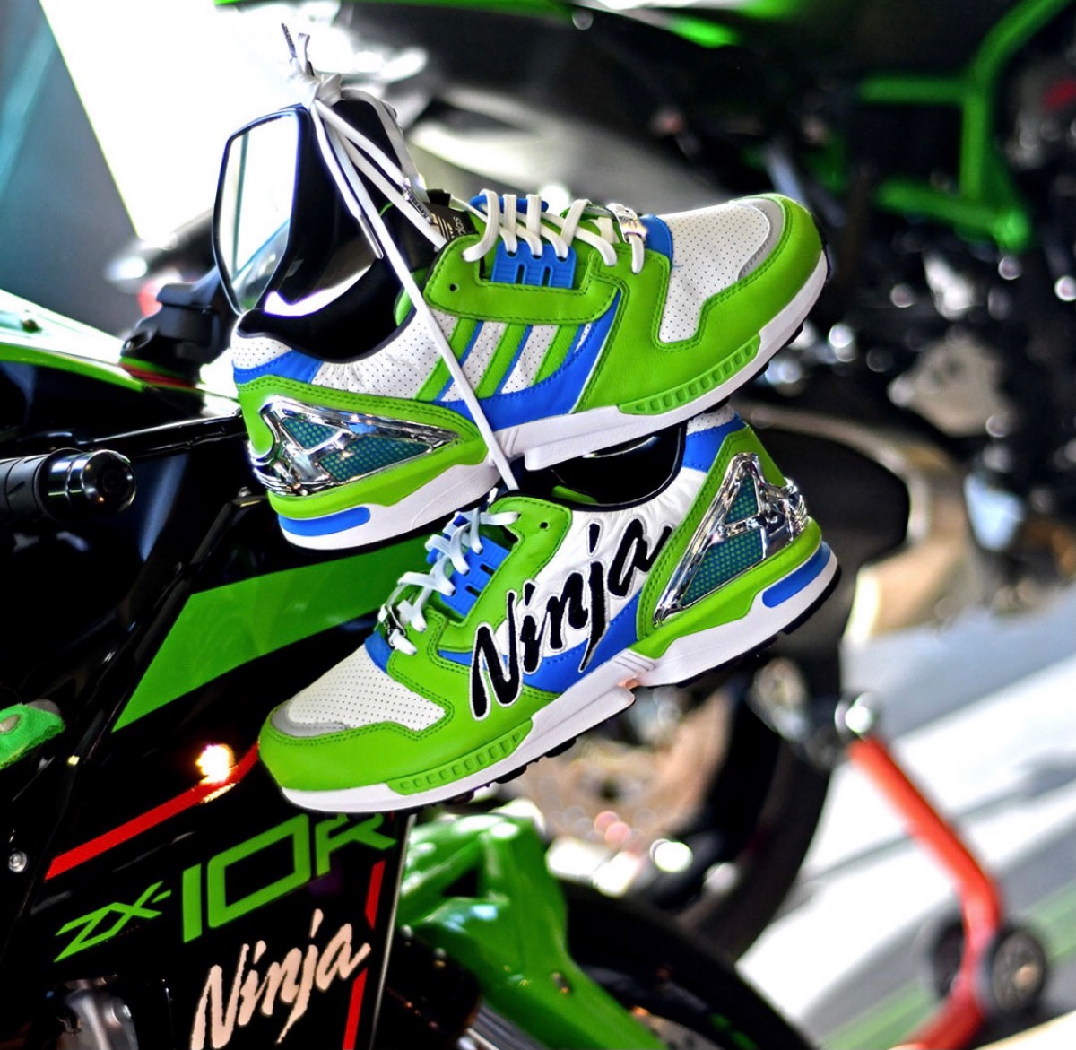Kawasaki × adidas ZX 8000 & ZX 5K BOOST “Ninja”が国内4月14日より