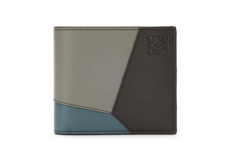 ロエベから“ジーンズ風”リベット＆ダブルステッチの2つ折りメンズ財布