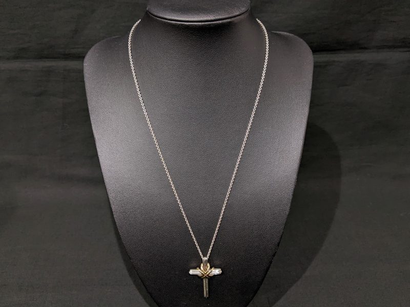 ティファニー シグネチャー クロス ネックレス シルバー TIFFANY&CO