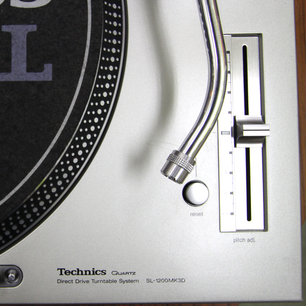 2379Technics DJ用ターンテーブル SL-1200MK3D セット Technics sl1200