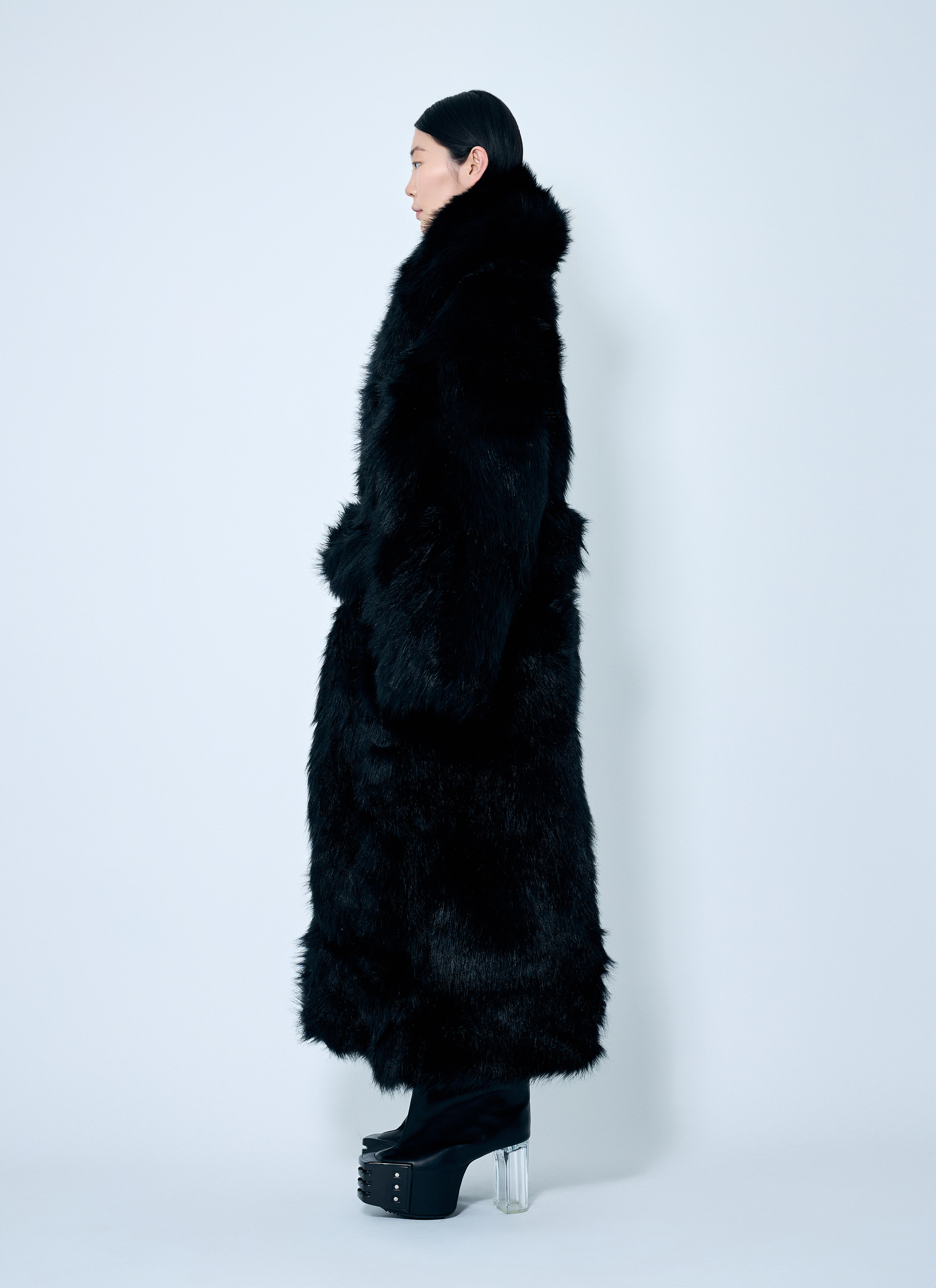 Entire Studios レディース ビッグフェイクファーコート の ブラック
