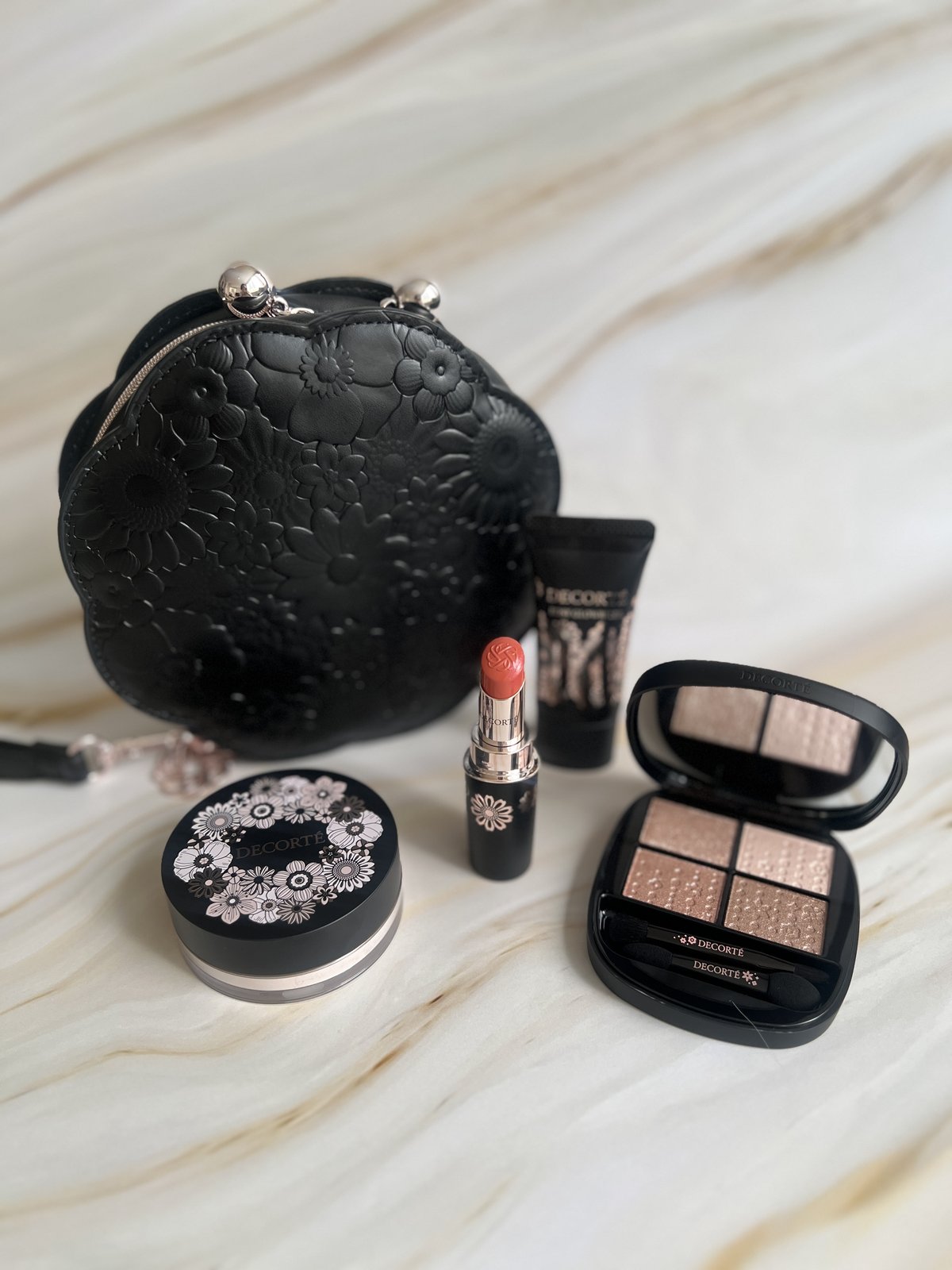 コスメデコルテ】争奪戦必至！ 可愛すぎる、ホリデーコフレ2025【ジル