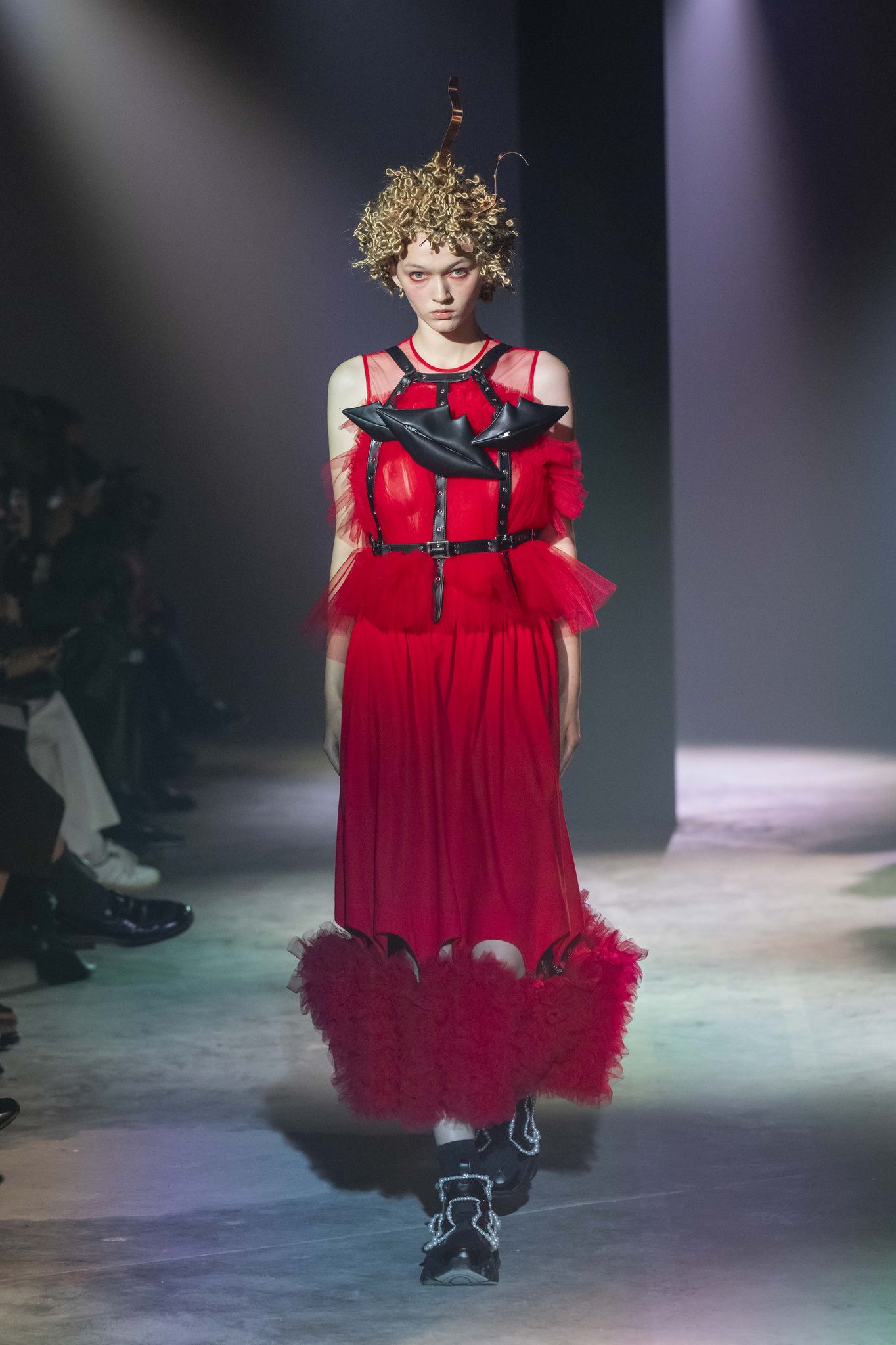 ルック】「ノワール ケイ ニノミヤ」2025年春夏コレクション - WWDJAPAN