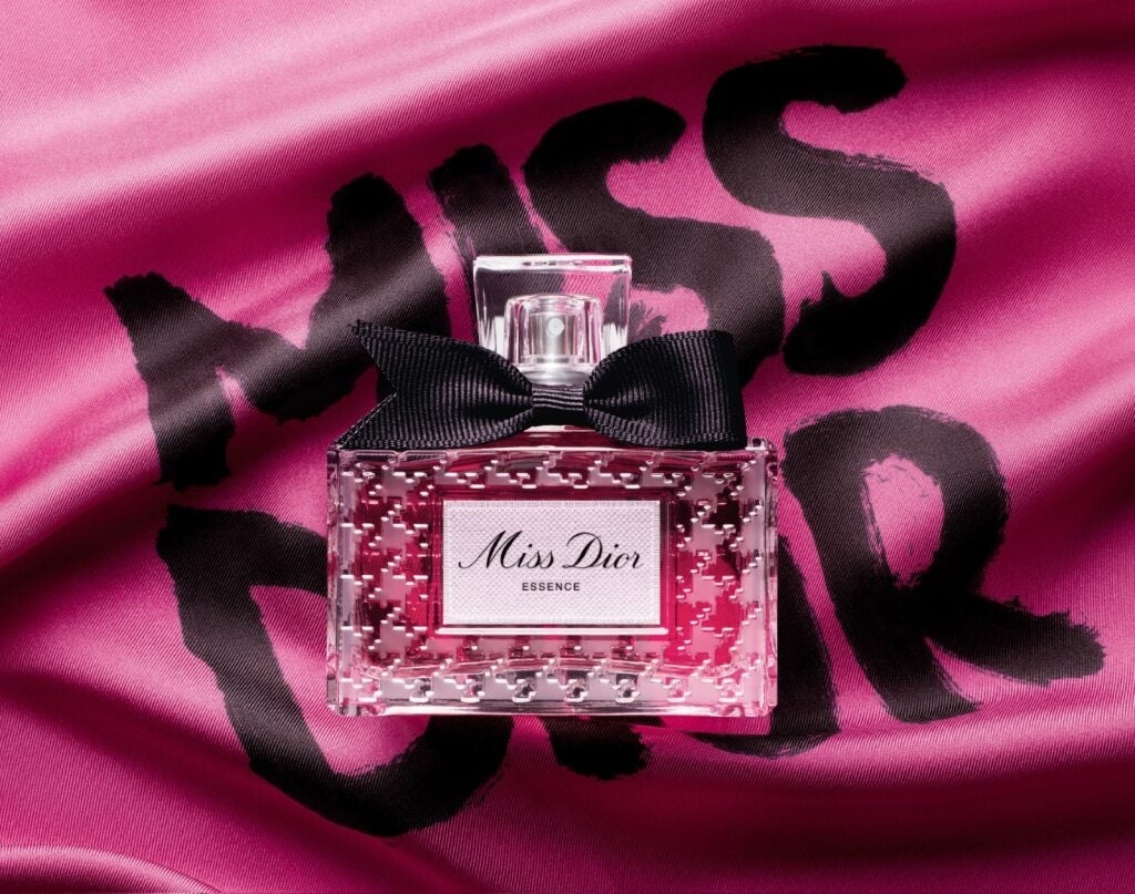 自由をつかむ、香りのマニフェスト、ミス ディオール エッセンス誕生