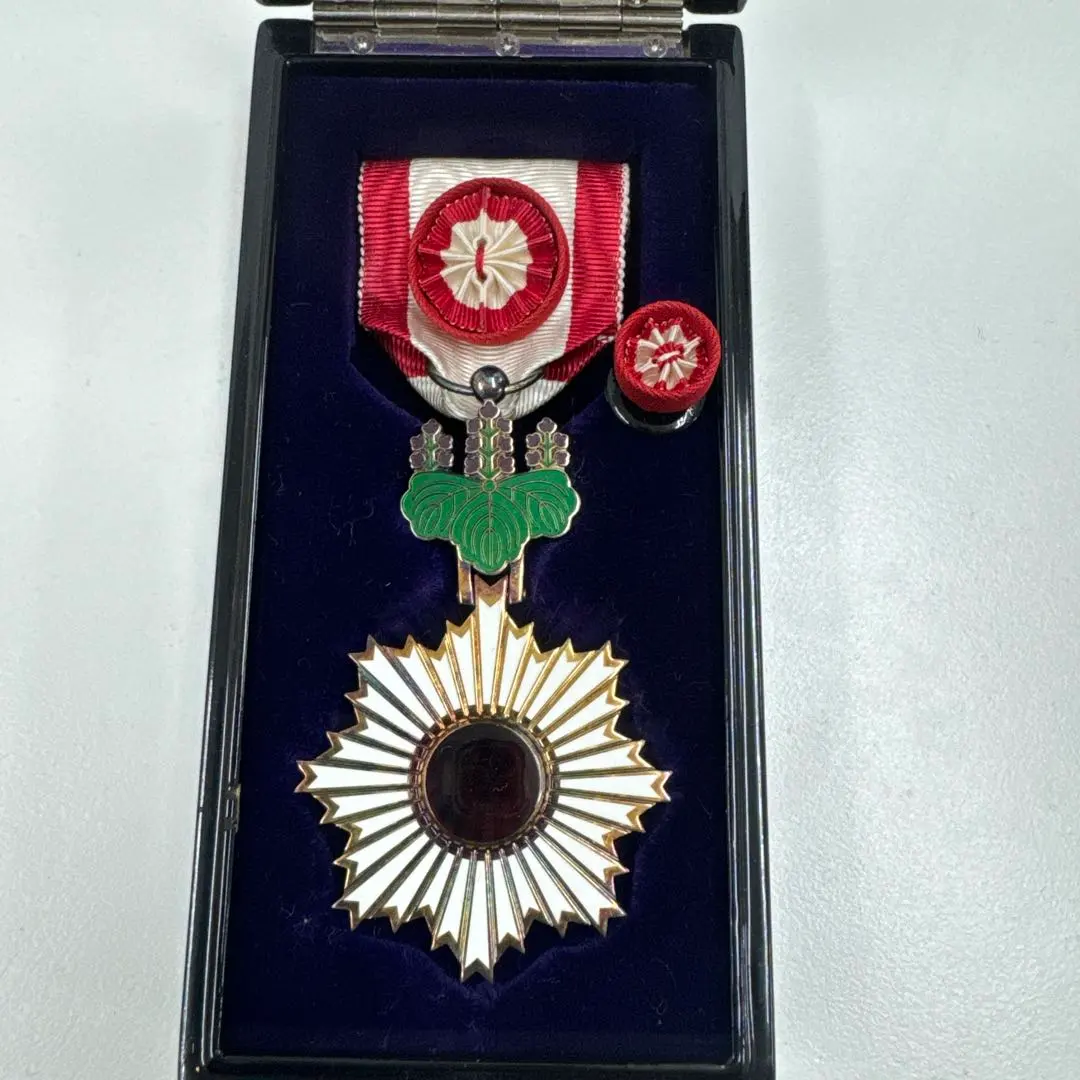 m88863266552_1.jpg?1765166572