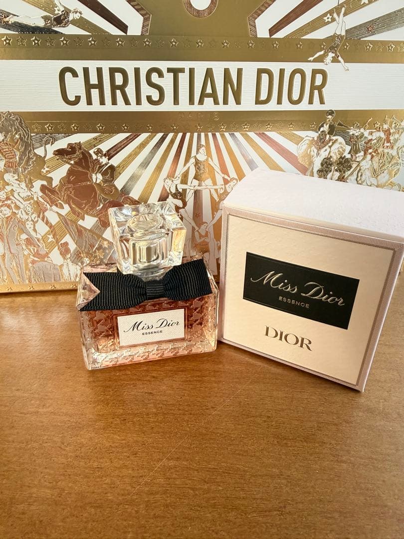 DIOR ディオール　ミスディオール　エッセンス　パルファン　極美品 DIOR】 【新作】 ミス ディオール パルファン - フレグランス