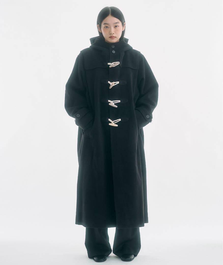 FEKETE フード付き　ブラック ダッフルコート Sサイズ FEKETE（フェケテ） ダッフルコート コート high-neck hooded long