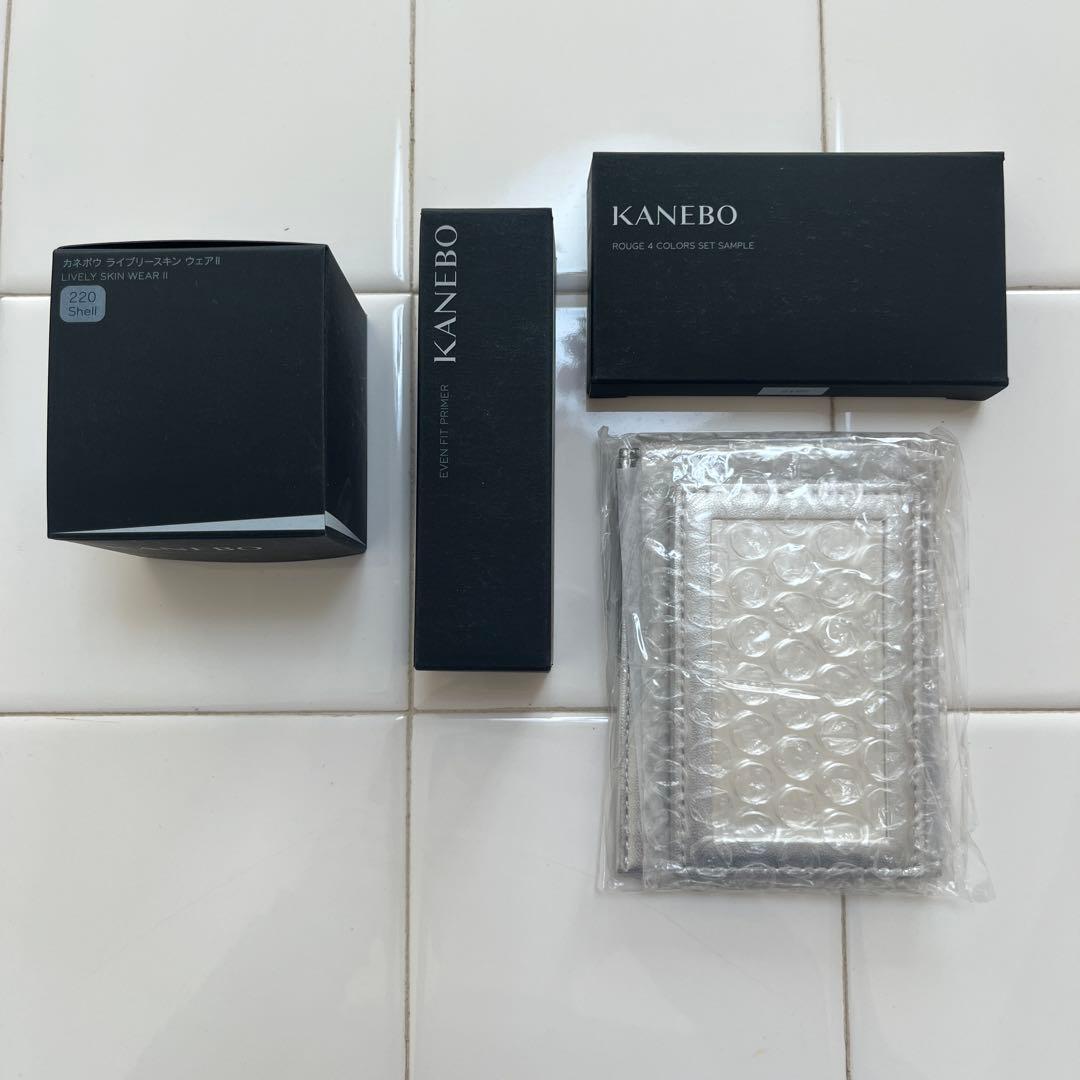 神崎恵ライブリースキンウェアII &イーブンフィットプライマー+口紅＋ミラー4点 神崎恵が選ぶ名品リップ4選。『タカミ』のリップケア、『カネボウ』の