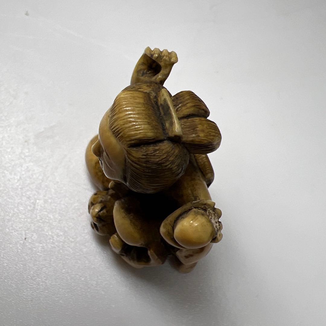 極上　女性に犬根付　15g 東Y8-0204☆2F