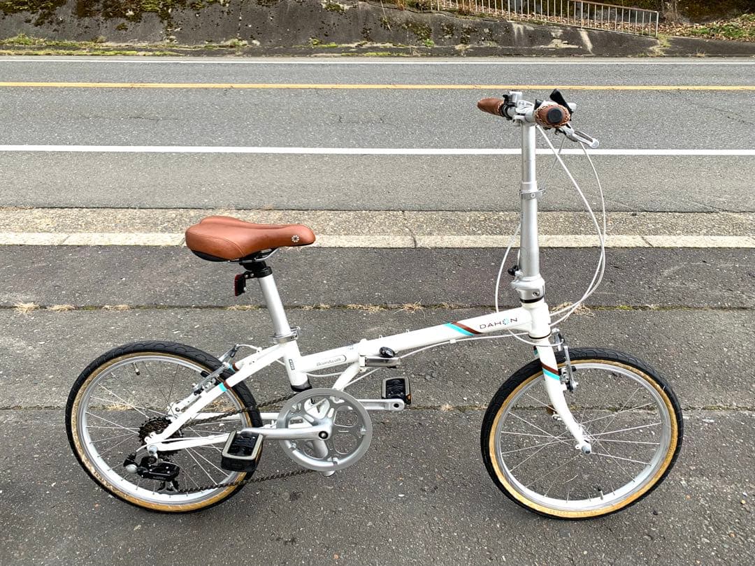 【即乘】送料無料 DAHON 折り畳み自転車 D7 7速 ミニベロ 小径車 20 車庫ざらえ】DAHON（ダホン、ダホーン） 2019年モデル CURVE D7