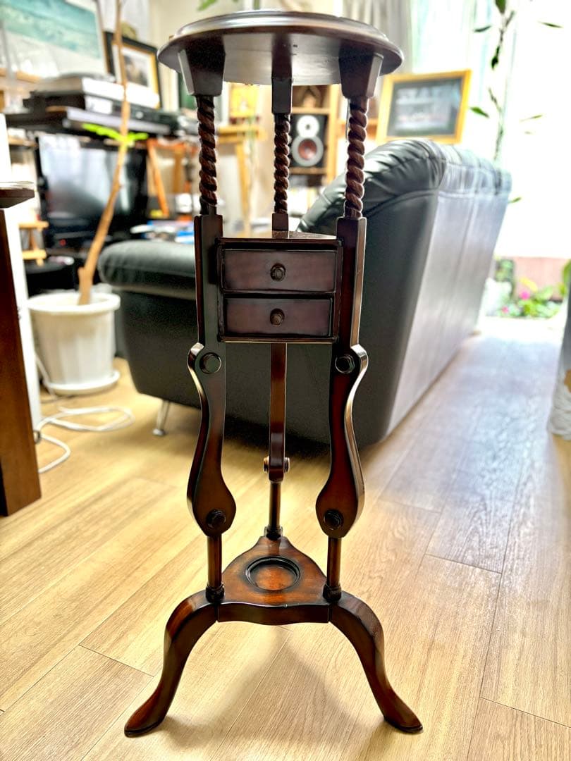 アンティーク調　花台　置き台　引き出し　イギリス製 北欧スタイルのヴィンテージ鏡台、4段の引き出しが付いたチェスト付き