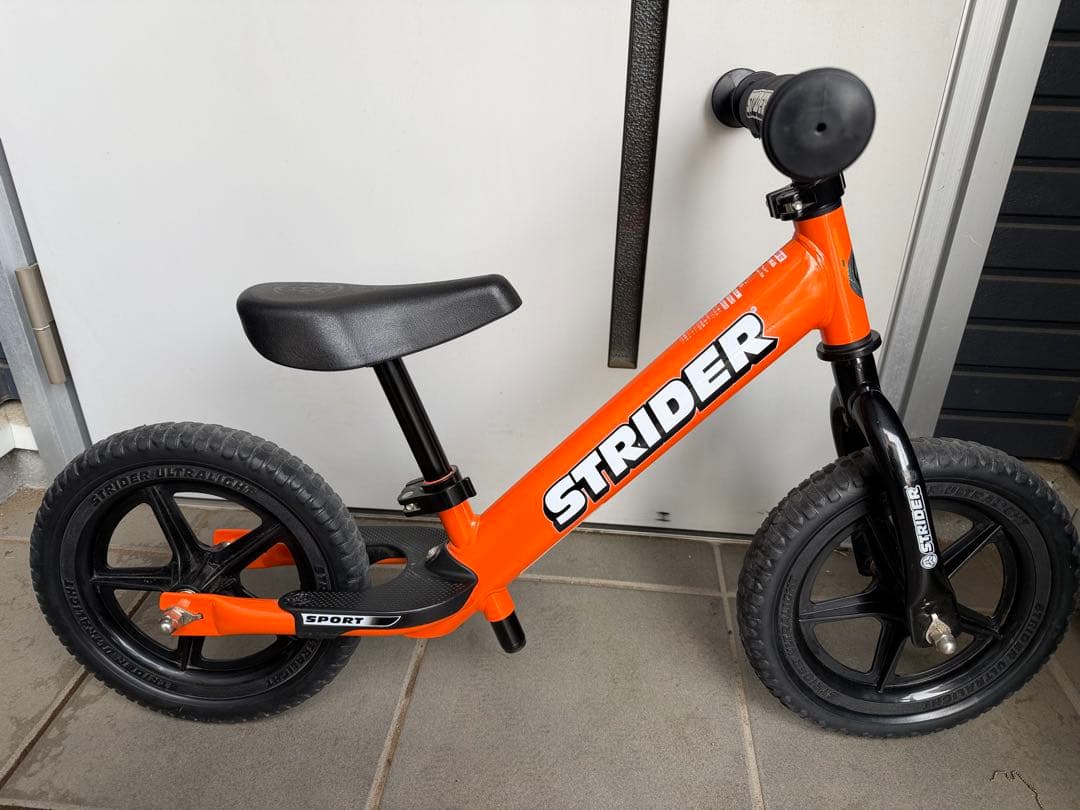 【使用少】STRIDER ストライダー　オレンジ　スポーツ　ロングポスト付 説明書付✨ストライダー STRIDER 黒 スポーツモデル 正規品 メンテ済み