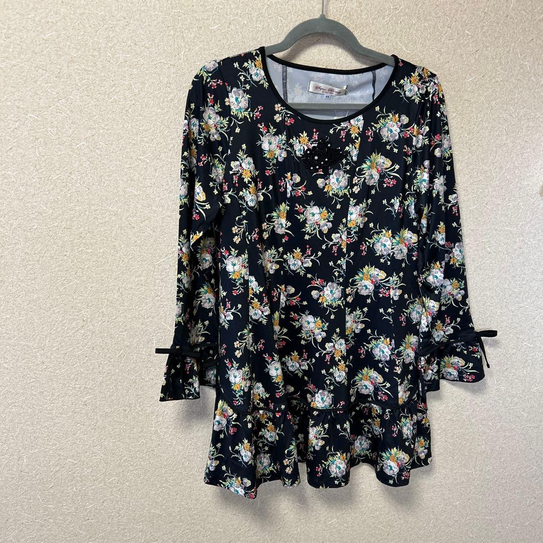 Super Beauty 花柄フレア袖チュニック 44サイズ - メルカリ