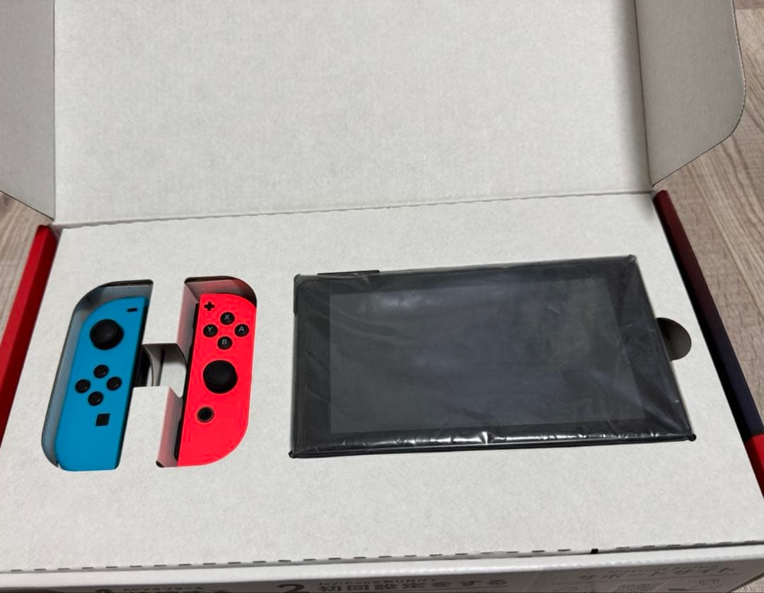 Nintendo Switch ネオンレッド/ブルー　本体 Nintendo Switch [ネオンブルー/ネオンレッド]の製品画像 - 価格.com