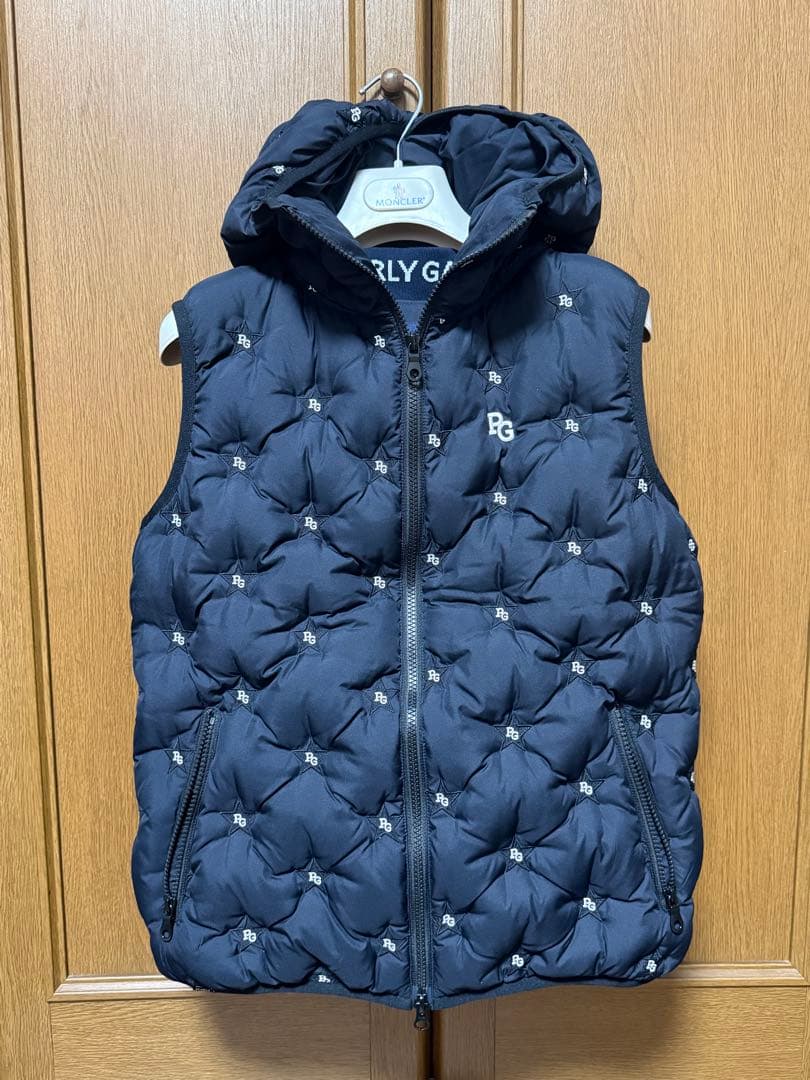 【美品】PEARLY GATES ダウンベスト(サイズ1)星柄型押しネイビー 美品】PEARLY GATES ダウンベスト(サイズ1)星柄型押しネイビー 美品