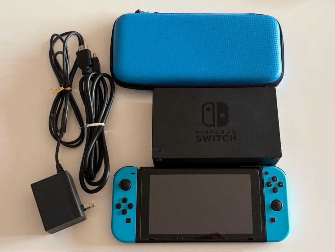 Nintendo Switch 本体 ＋ 付属品、ケース付 Nintendo Switch 本体（有機ELモデル）【Joy-Con(L) ネオンブルー/(R