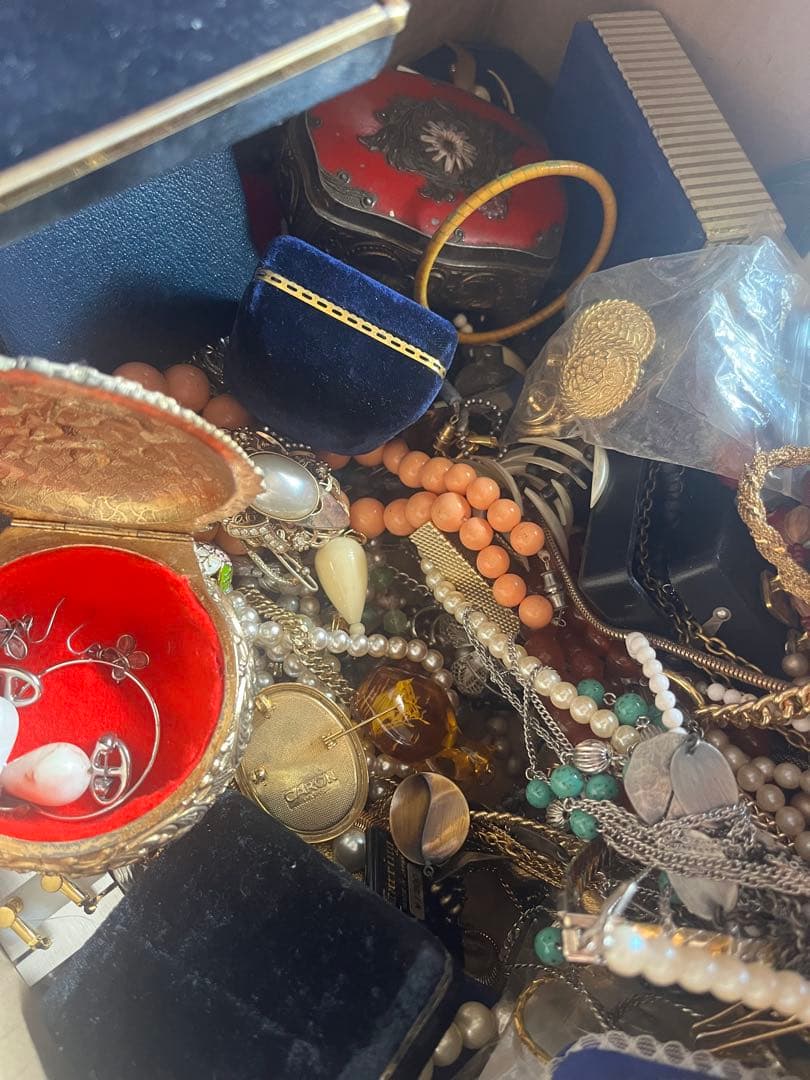 ワ*ン様 ジュエリーセット ジュエリーの詰め合わせセット（8.1kg）箱付き ア